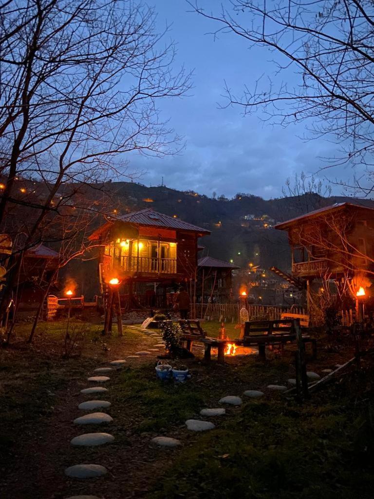 Zeni De Vore Serender & House Aparthotel รีเซ ภายนอก รูปภาพ